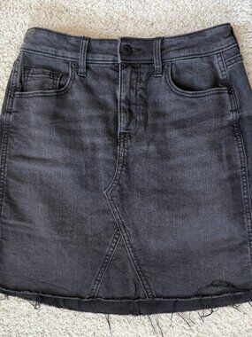 Old Navy Black Wash Stretch Mini Denim Skirt Raw Edge